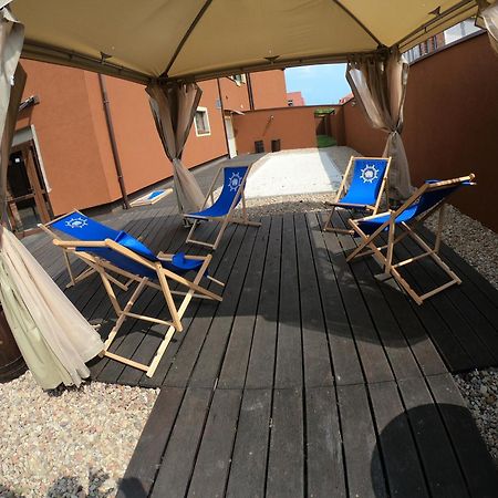 Bed and Breakfast Dolphin House Леба Екстер'єр фото