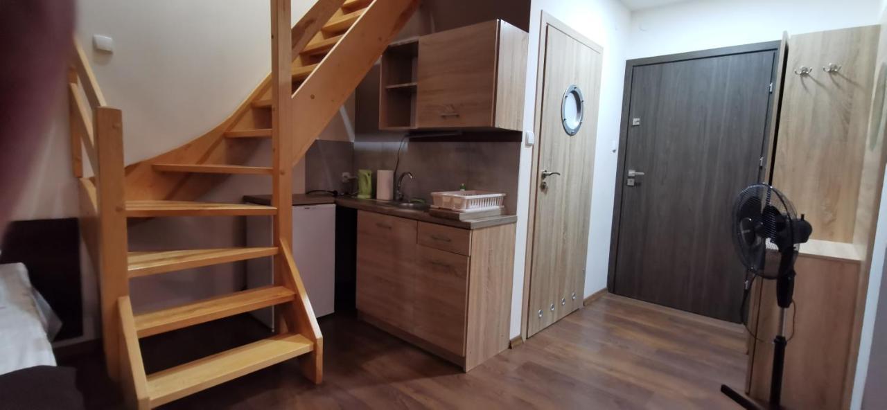 Bed and Breakfast Dolphin House Леба Екстер'єр фото
