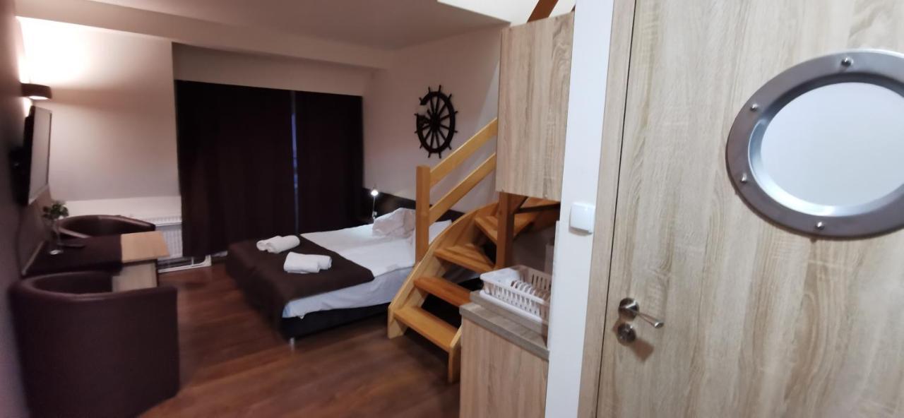 Bed and Breakfast Dolphin House Леба Екстер'єр фото