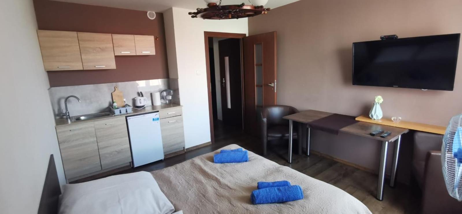 Bed and Breakfast Dolphin House Леба Екстер'єр фото
