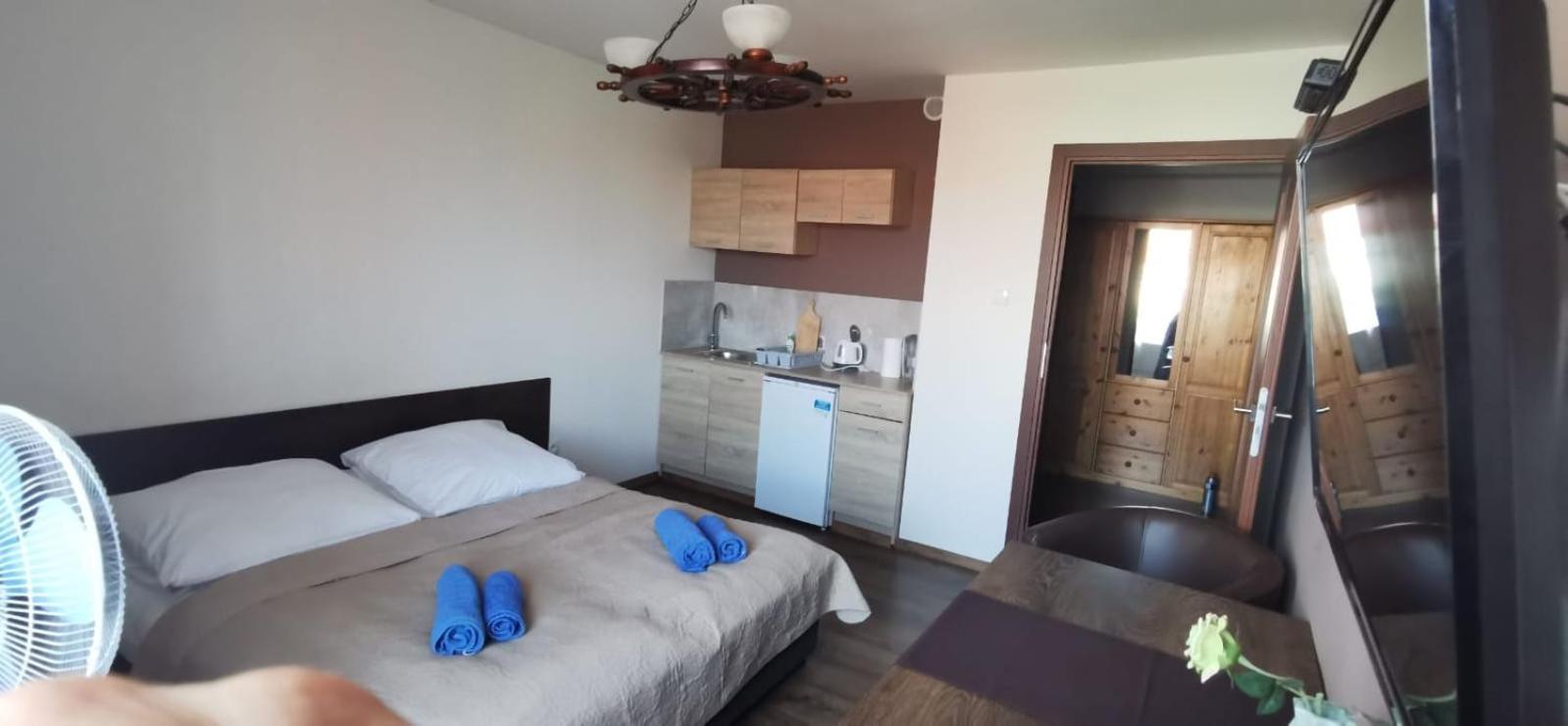 Bed and Breakfast Dolphin House Леба Екстер'єр фото