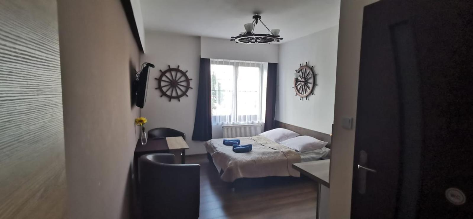 Bed and Breakfast Dolphin House Леба Екстер'єр фото