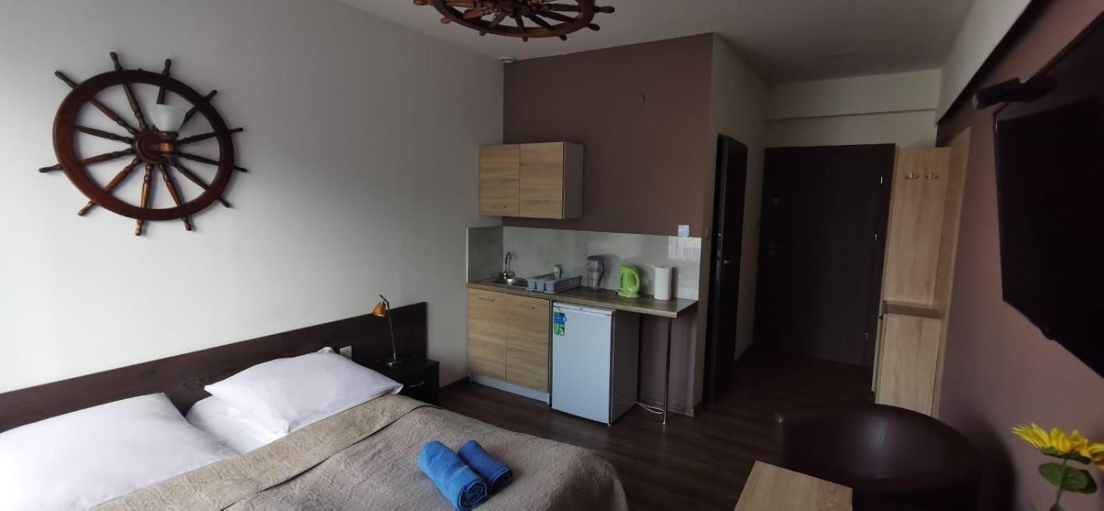 Bed and Breakfast Dolphin House Леба Екстер'єр фото