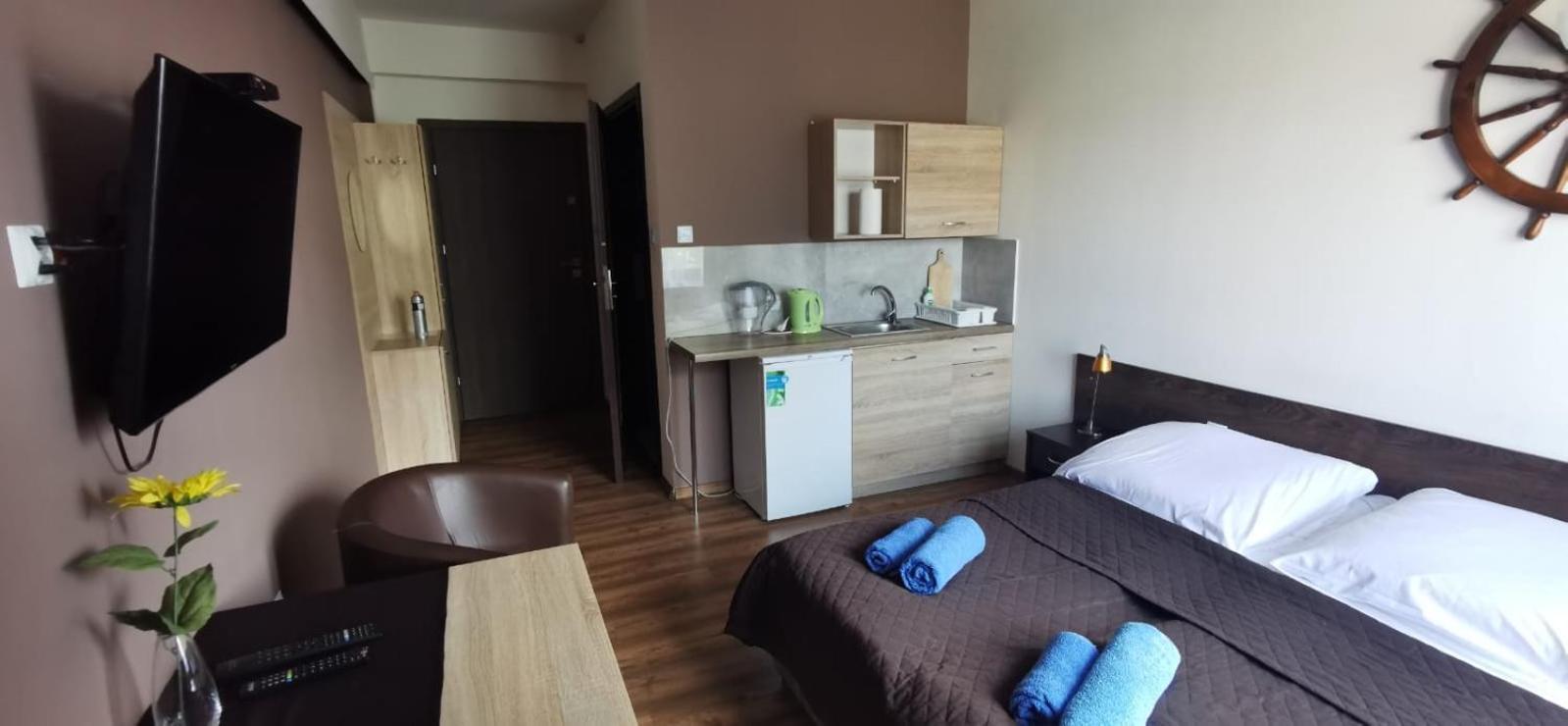 Bed and Breakfast Dolphin House Леба Екстер'єр фото