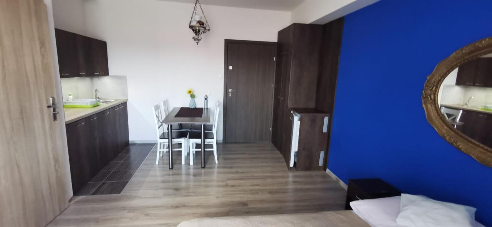 Bed and Breakfast Dolphin House Леба Екстер'єр фото